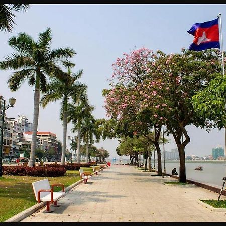 Hotel De Palace พนมเปญ ภายนอก รูปภาพ